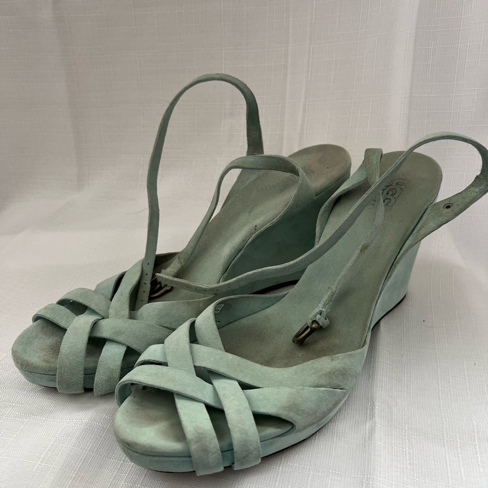 Womens size 11 suede Ugg sandals